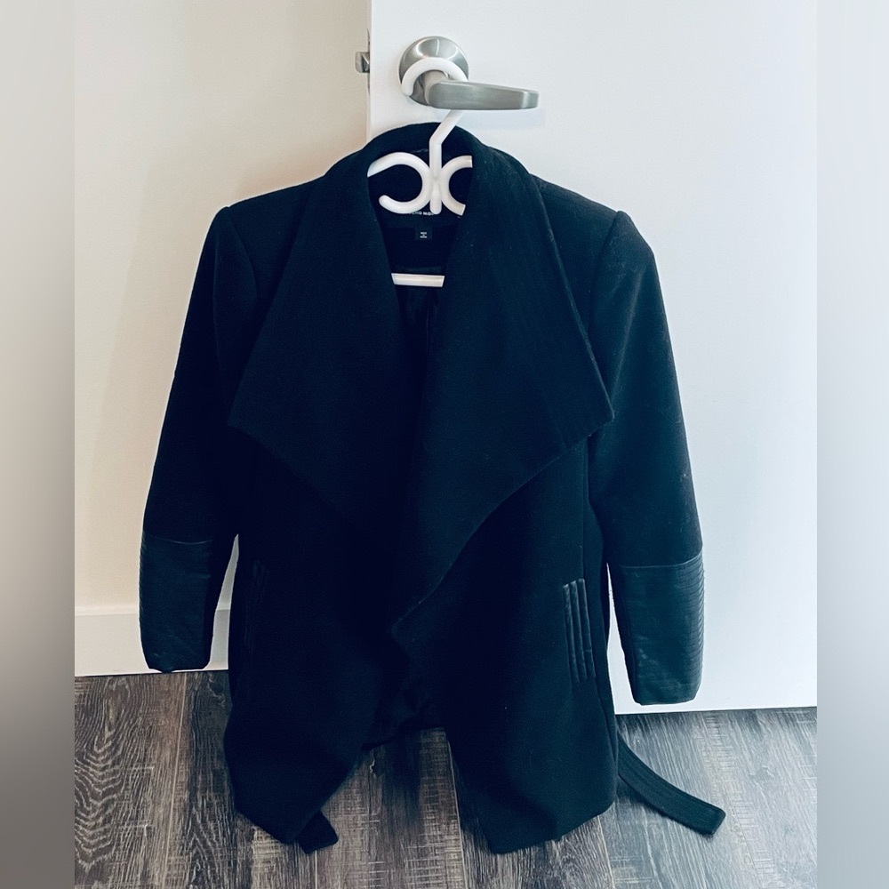 Warm wrap coat for fall or winter. Size medium. In good condition. Has pockets.
